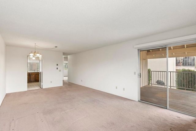 17463 Plaza Abierto 25, San Diego, CA 92128