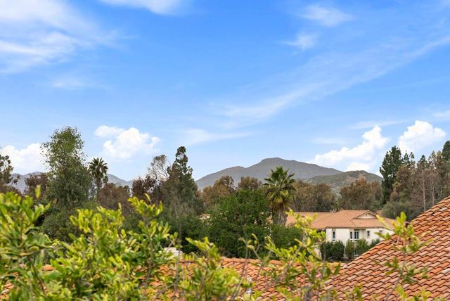 17463 Plaza Abierto 25, San Diego, CA 92128