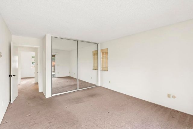 17463 Plaza Abierto 25, San Diego, CA 92128