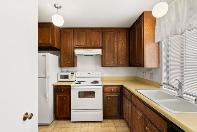 17463 Plaza Abierto 25, San Diego, CA 92128