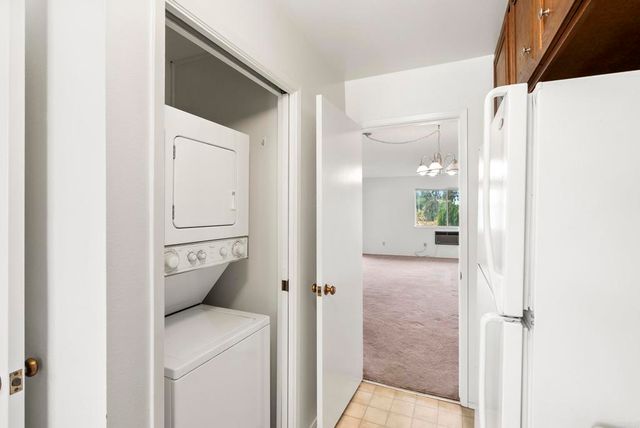 17463 Plaza Abierto 25, San Diego, CA 92128