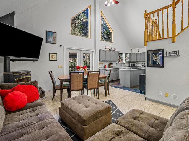 26877 Silver Dr, Pioneer, CA 95666