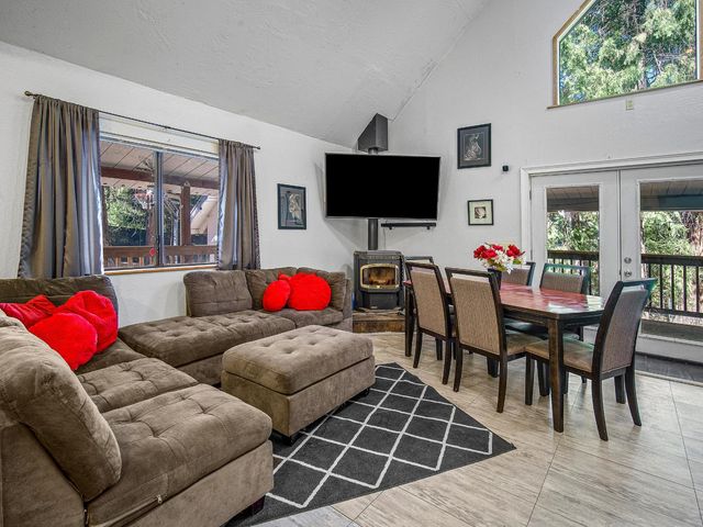 26877 Silver Dr, Pioneer, CA 95666