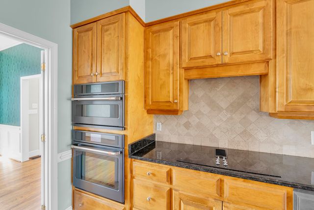 111 W Woodglen Road, Spartanburg, SC 29301