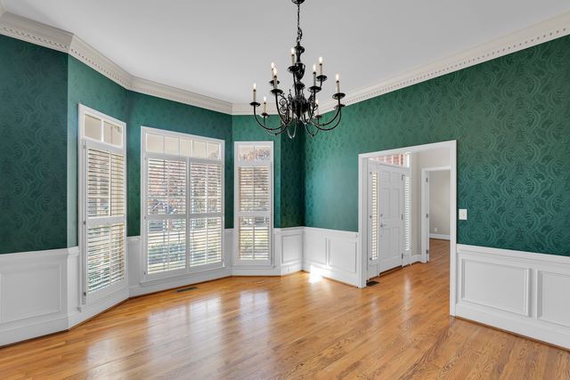 111 W Woodglen Road, Spartanburg, SC 29301