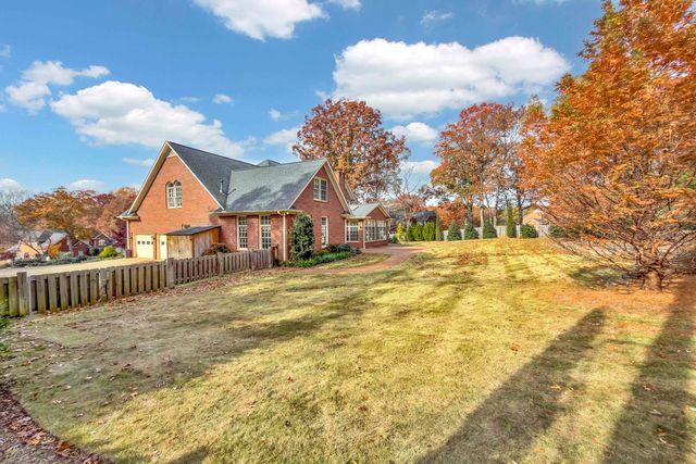 111 W Woodglen Road, Spartanburg, SC 29301