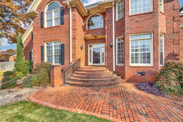 111 W Woodglen Road, Spartanburg, SC 29301