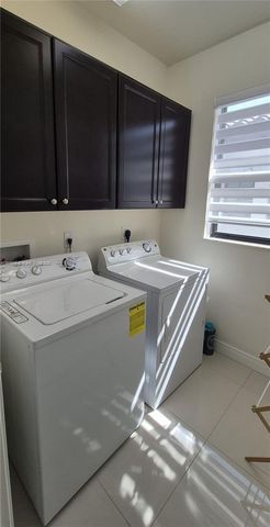 8760 NW 102nd Ct, Doral, FL 33178