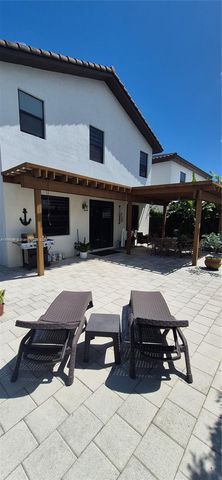 8760 NW 102nd Ct, Doral, FL 33178