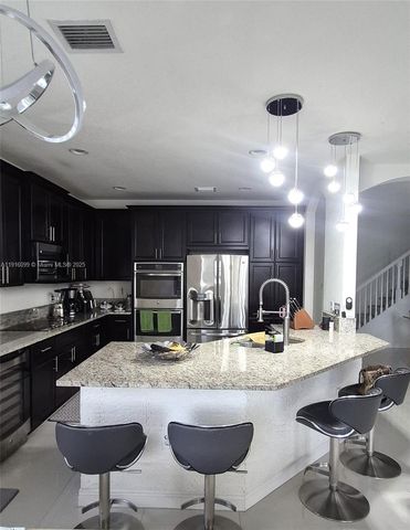 8760 NW 102nd Ct, Doral, FL 33178