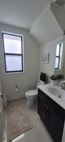 8760 NW 102nd Ct, Doral, FL 33178