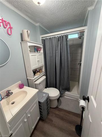 4509 Oakley Court, Walkertown, NC 27051