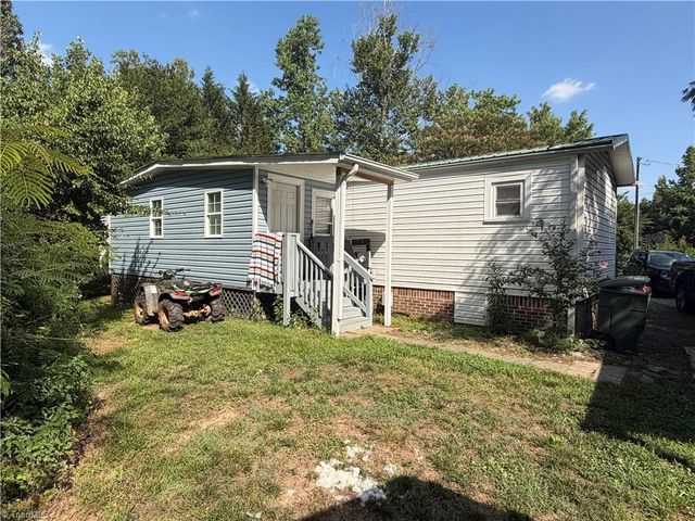 4509 Oakley Court, Walkertown, NC 27051
