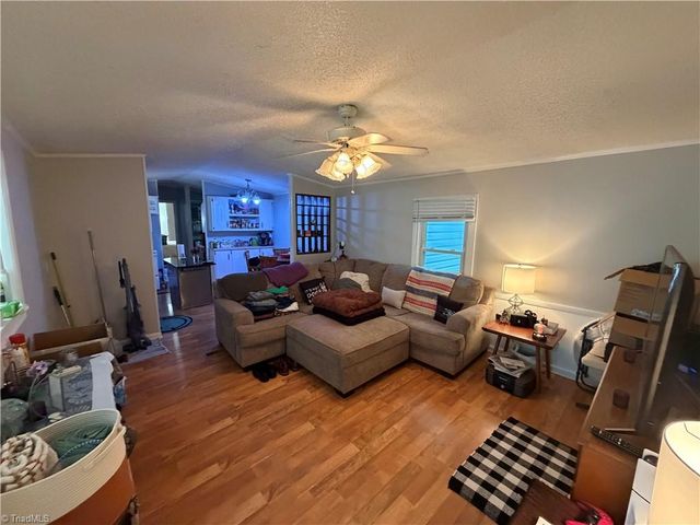4509 Oakley Court, Walkertown, NC 27051