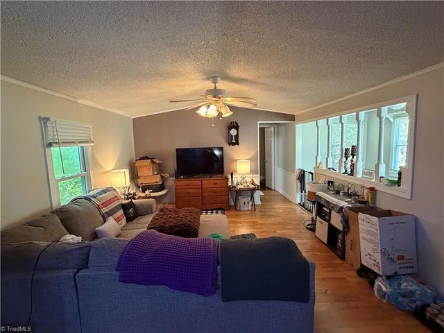 4509 Oakley Court, Walkertown, NC 27051