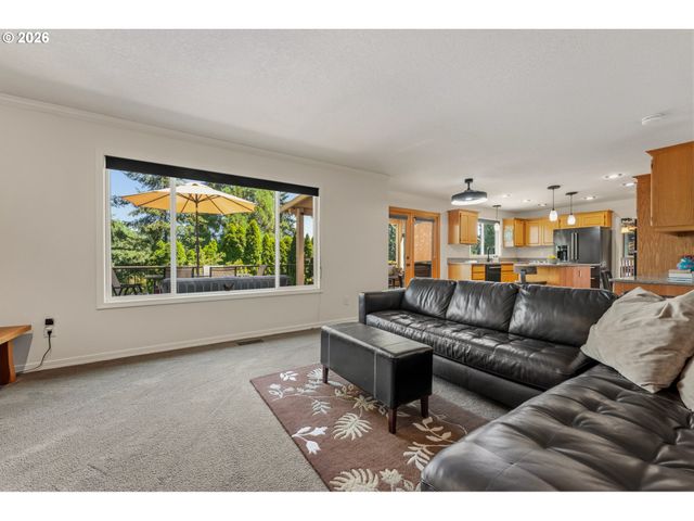 14388 Se MEADOWS Ln, Clackamas, OR 97015