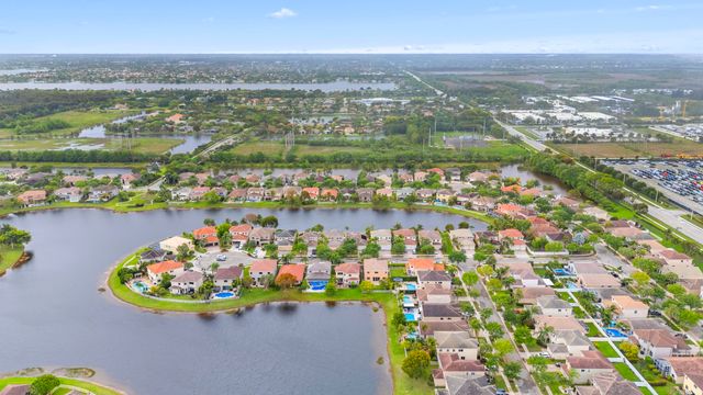 19389 SW 64th Street, Pembroke Pines, FL 33332