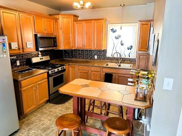 405 3RD STREET NORTH, Abbotsford, WI 54405