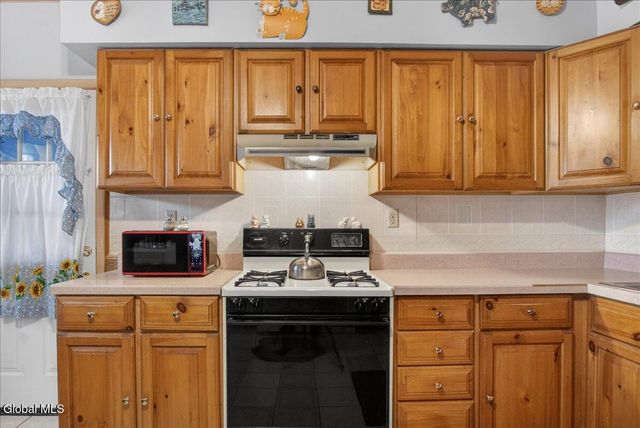 44 Pine Street, Rensselaer, NY 12144