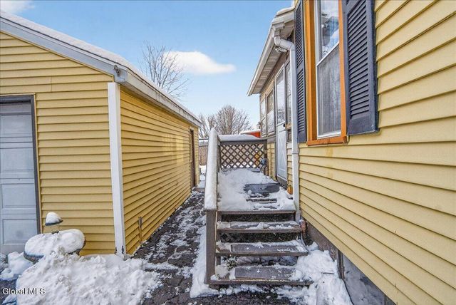 44 Pine Street, Rensselaer, NY 12144