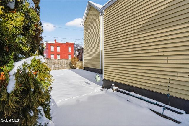 44 Pine Street, Rensselaer, NY 12144