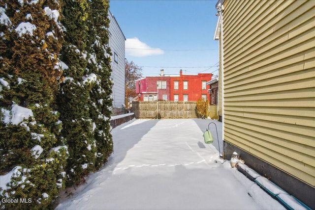 44 Pine Street, Rensselaer, NY 12144