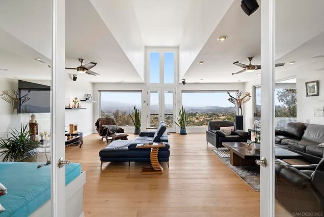 28455 Meadow Mesa, Escondido, CA 92026