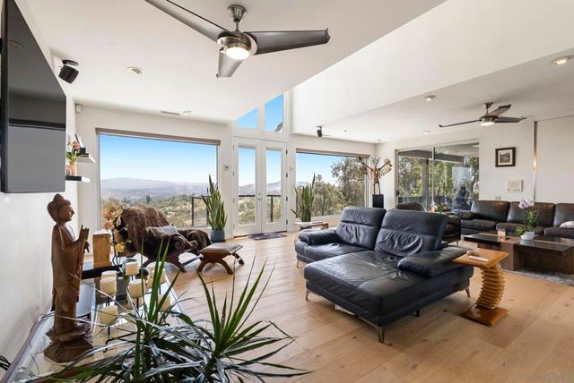 28455 Meadow Mesa, Escondido, CA 92026