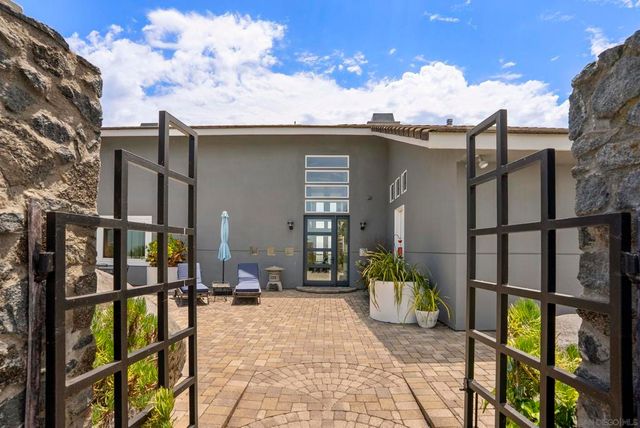 28455 Meadow Mesa, Escondido, CA 92026