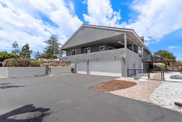 28455 Meadow Mesa, Escondido, CA 92026