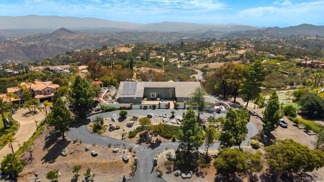 28455 Meadow Mesa, Escondido, CA 92026