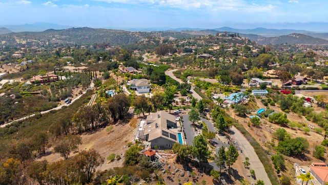 28455 Meadow Mesa, Escondido, CA 92026