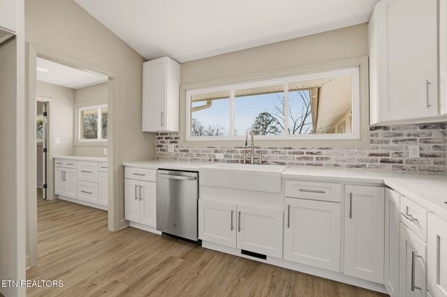 6815 Dorchester Drive, Knoxville, TN 37909