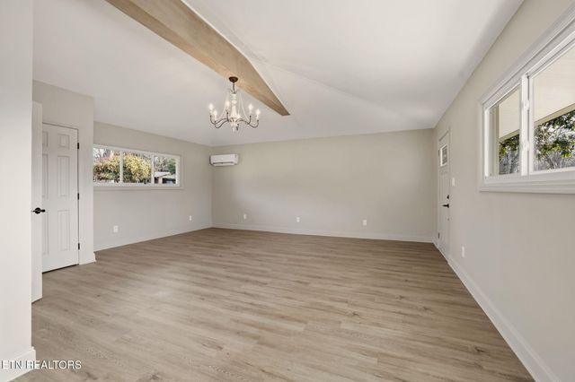 6815 Dorchester Drive, Knoxville, TN 37909