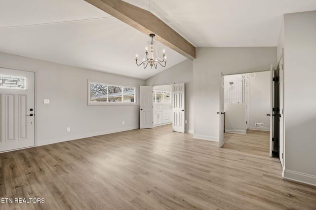 6815 Dorchester Drive, Knoxville, TN 37909