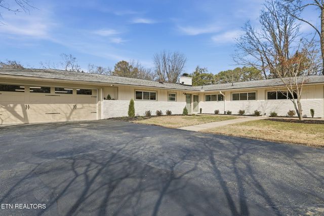 6815 Dorchester Drive, Knoxville, TN 37909