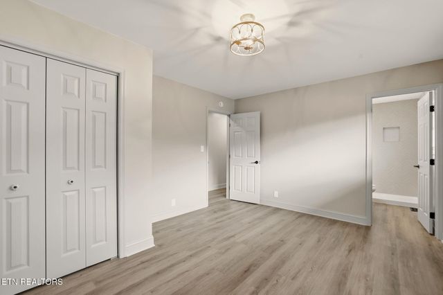 6815 Dorchester Drive, Knoxville, TN 37909