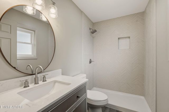 6815 Dorchester Drive, Knoxville, TN 37909