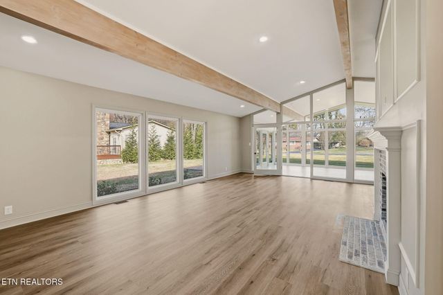 6815 Dorchester Drive, Knoxville, TN 37909