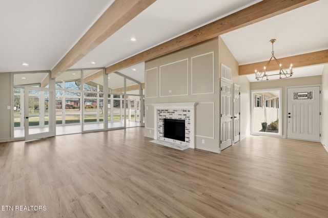 6815 Dorchester Drive, Knoxville, TN 37909