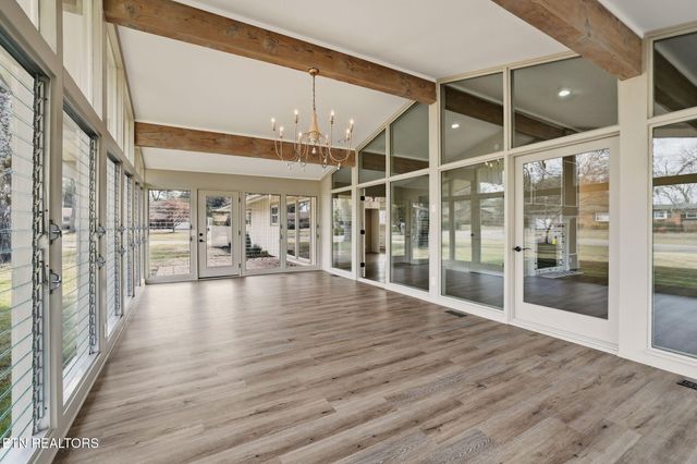 6815 Dorchester Drive, Knoxville, TN 37909