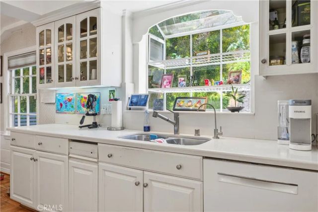 18000 Karen Drive, Encino, CA 91316