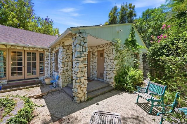 18000 Karen Drive, Encino, CA 91316