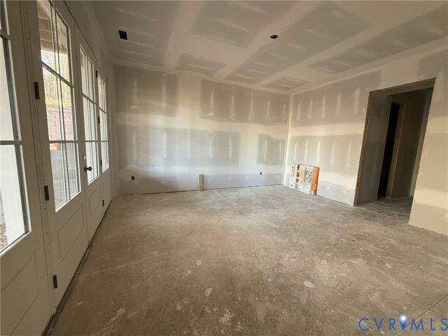 2530 Whitecastle Dr, Midlothian, VA 23113