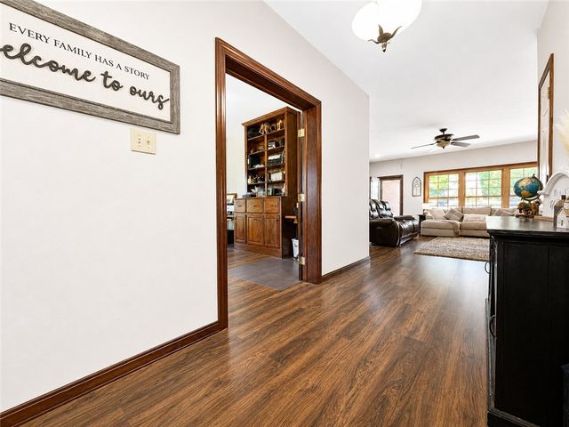 333 Hide-A-Way Lane, London, AR 72847