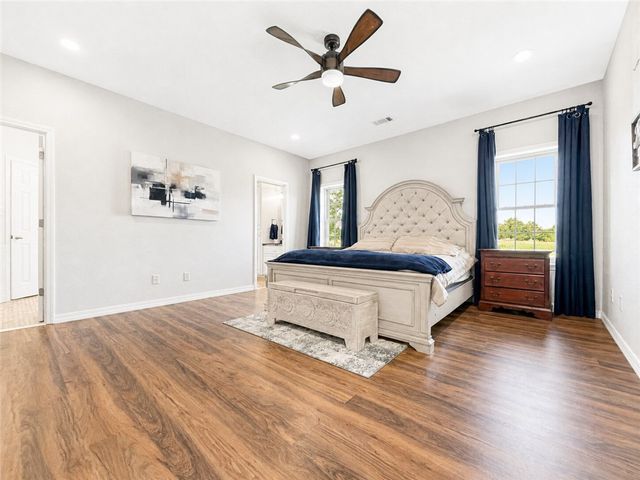 333 Hide-A-Way Lane, London, AR 72847
