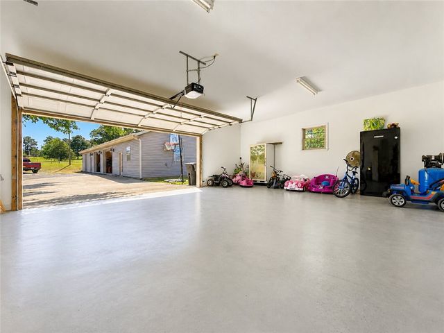 333 Hide-A-Way Lane, London, AR 72847