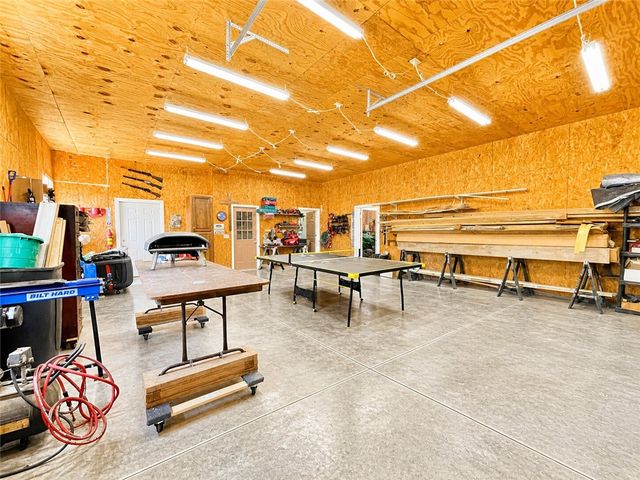 333 Hide-A-Way Lane, London, AR 72847