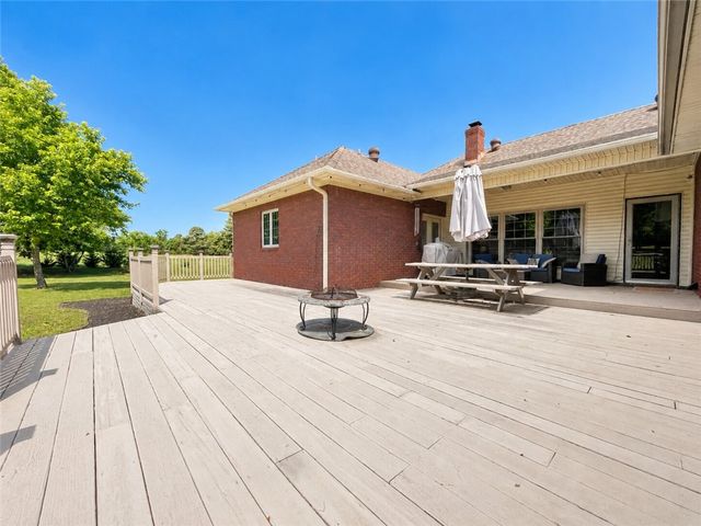 333 Hide-A-Way Lane, London, AR 72847