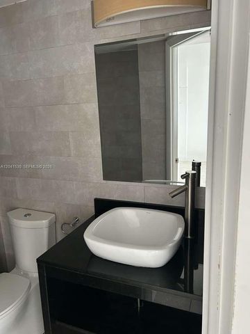 2016 Bay Dr 602, Miami Beach, FL 33141